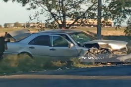 В Бейлагане столкнулись легковые автомобили, пострадали 4 человека