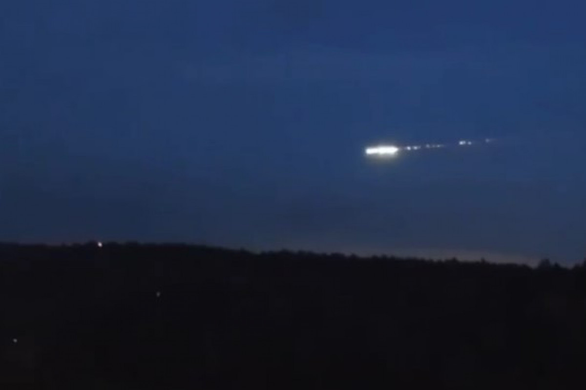 В небе над Москвой произошёл взрыв метеорита-ВИДЕО 