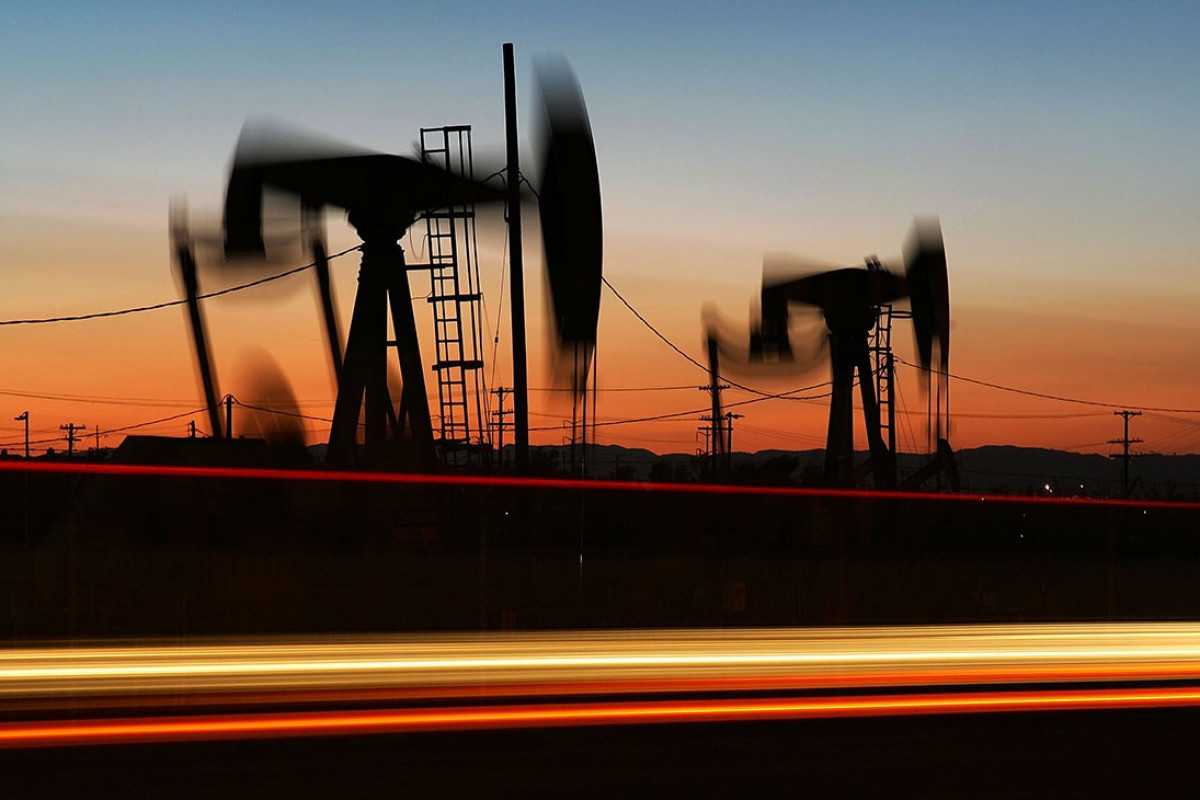 Цена нефти на мировых рынках растет