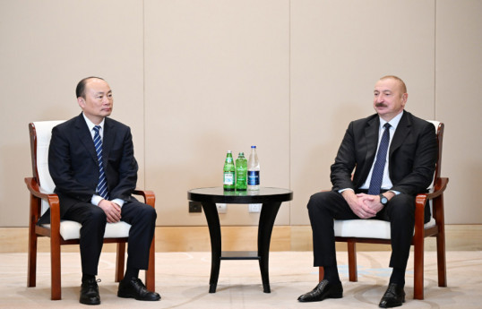 Президент Азербайджана встретился в Тяньцзине с председателем компании China National Chemical Engineering
