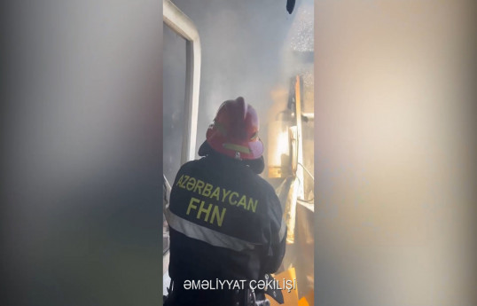 В Баку в жилом доме произошел пожар, эвакуированы 12 человек - ВИДЕО 