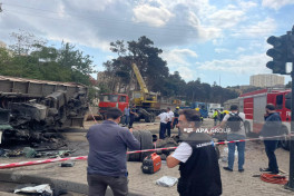 В Баку грузовик упал с моста на легковой автомобиль, погибли 2 человека, есть раненые -ОБНОВЛЕНО-5-ВИДЕО-ФОТО 