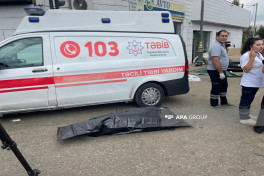В Баку грузовик упал с моста на легковой автомобиль, погибли 2 человека, есть раненые -ОБНОВЛЕНО-5-ВИДЕО-ФОТО 