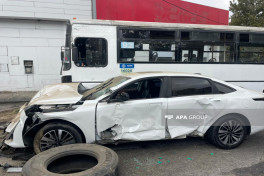 В Баку грузовик упал с моста на легковой автомобиль, погибли 2 человека, есть раненые -ОБНОВЛЕНО-5-ВИДЕО-ФОТО 