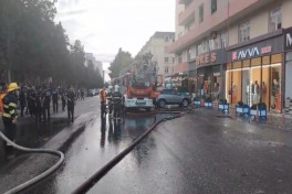 В Хырдалане произошел пожар в многоэтажном доме-ВИДЕО 