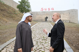 Президенты Азербайджана и ОАЭ сфотографировались на фоне Шушинской крепости
