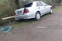 На юге Азербайджана автомобиль сбил брата и сестру, которые шли в школу-ФОТО 