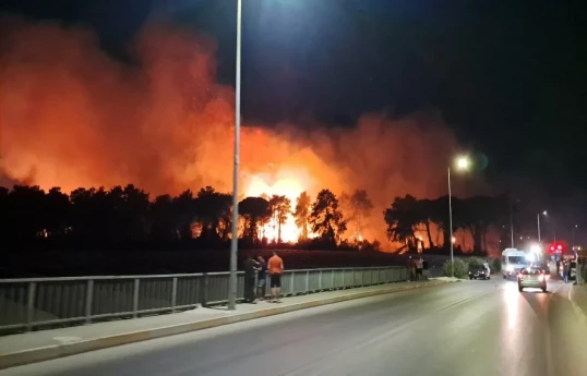 В Турции начался ещё один сильный пожар, эвакуированы несколько отелей-ВИДЕО 