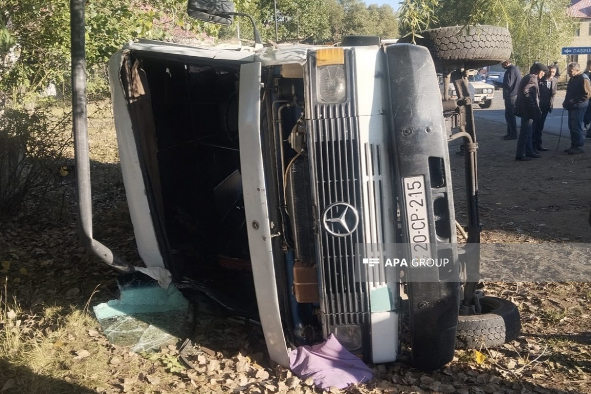 В Азербайджане перевернулся микроавтобус с учителями, пострадали 16 человек - ФОТО -ОБНОВЛЕНО-2 