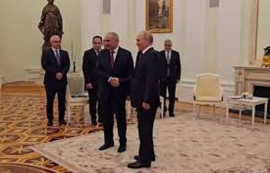Путин провел встречу с Пашиняном