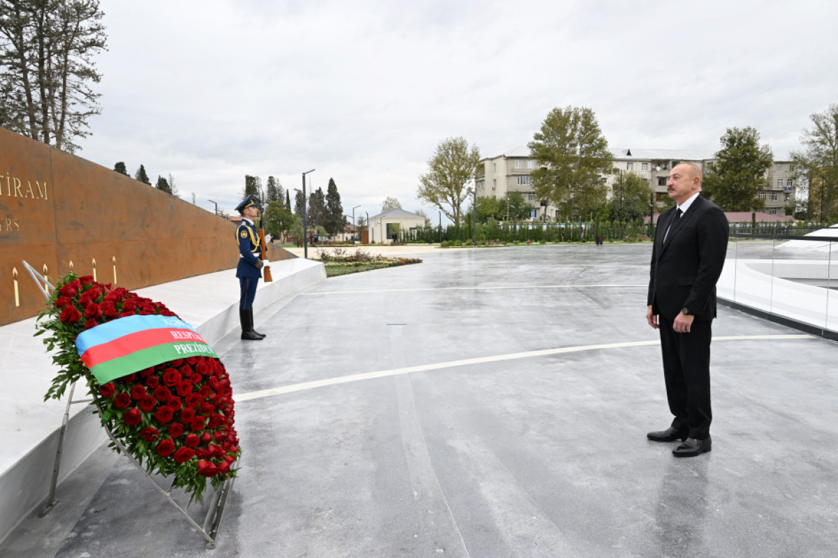 Президент  минутой молчания почтил память шехидов Отечественной войны-ВИДЕО 
