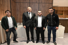 Президент Ильхам Алиев и Мехрибан Алиева встретились с детьми шехидов на открытии Игр СНГ в Гяндже