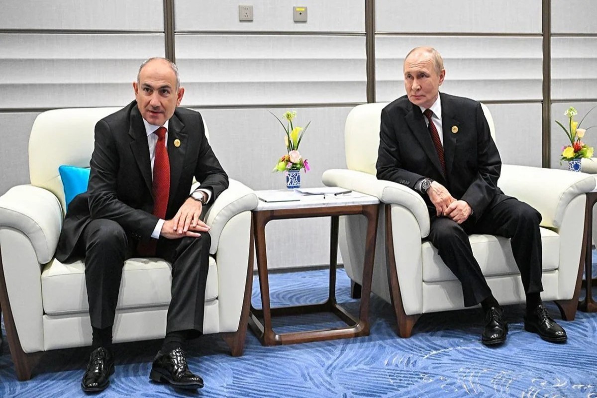 премьер-министр Армении Никол Пашинян, президент России Владимир Путин