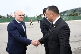 Замглавы Кабмина Туркменистана прибыл в Азербайджан