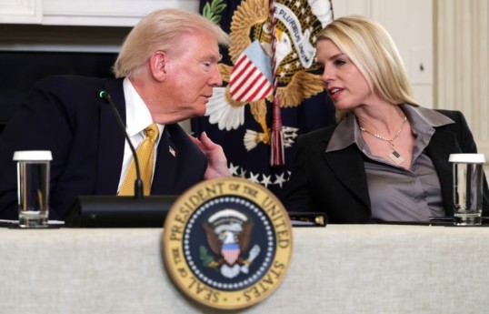 Дональд Трамп уволил генерального прокурора Пэм Бонди