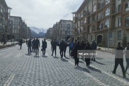 В город Кяльбаджар прибыла очередная группа переселенцев, им вручены ключи от квартир-ФОТО-ОБНОВЛЕНО-1-ВИДЕО 