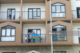 В город Кяльбаджар прибыла очередная группа переселенцев, им вручены ключи от квартир-ФОТО-ОБНОВЛЕНО-1-ВИДЕО 