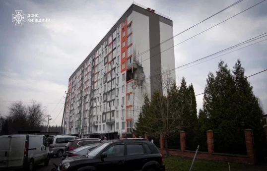 Россия нанесла удар по жилому дому в Киевской области, есть погибший и раненые-ВИДЕО 