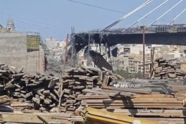 Кадры моста, соединяющего Карадж и Тегеран, который был разбомблён Израилем и США