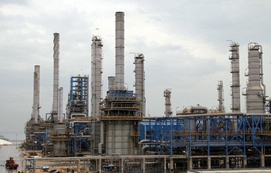 Израиль нанес удар по крупнейшему нефтехимическому заводу Ирана