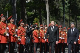 церемония официальной встречи Президента Ильхама Алиева в Тбилиси