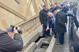 Кямаледдин Гейдаров побывал на участке дороги Биби-Эйбат в связи с угрозой оползня - ВИДЕО 
