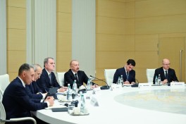 Состоялась встреча в расширенном составе Президента Ильхама Алиева с Премьер-министром Грузии Ираклием Кобахидзе
