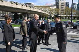 Президент Азербайджана посетил Мемориал героев в Тбилиси - ФОТО 