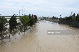 МЧС проводит эвакуационные работы  в селе Ситалчай Хызинского района - ФОТО 