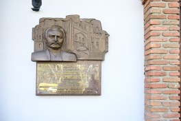 Мехрибан Алиева ознакомилась в Тбилиси с Музеем азербайджанской культуры имени Мирзы Фатали Ахундова-ФОТО 
