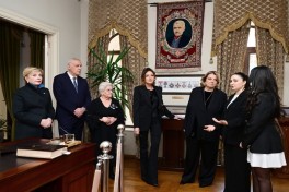 Мехрибан Алиева ознакомилась в Тбилиси с Музеем азербайджанской культуры имени Мирзы Фатали Ахундова-ФОТО 