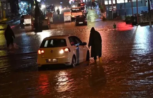 В Турции в результате наводнения погибли 2 человека, 127 домов пришли в непригодное состояние