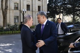 Министр иностранных дел Азербайджана Джейхун Байрамов, министр иностранных дел Казахстана Ермек Кошербаев