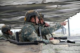 В Азербайджанской Армии проводятся тактические учения с боевой стрельбой