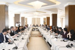 Проводится круглый стол с участием представителей гражданского общества Азербайджана и Армении-ФОТО-ОБНОВЛЕНО 