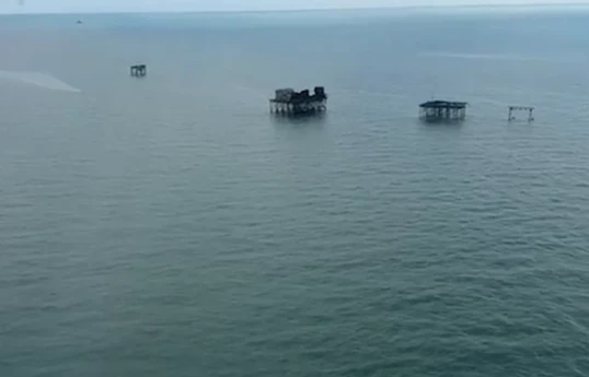 Вблизи Нефтяных Камней рыбак утонул в море, к поискам привлечён вертолёт – ВИДЕО 