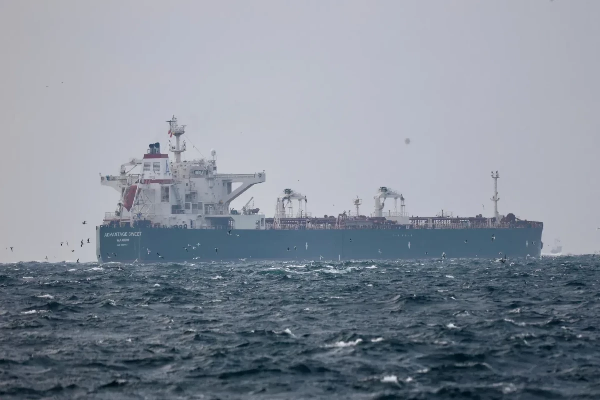 «Fars»: Ещё одно иранское судно прорвало морскую блокаду США и прошло через Ормузский пролив -ОБНОВЛЕНО 
