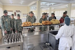 Руководство Минобороны встретилось с личным составом, несущим службу на освобождённых территориях-ФОТО 