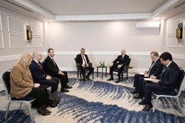 Глава Азербайджанского государства встретился в Анталье с Президентом Северного Кипра