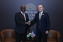 Главы МИД Азербайджана и Руанды обсудили региональные вопросы-ФОТО 