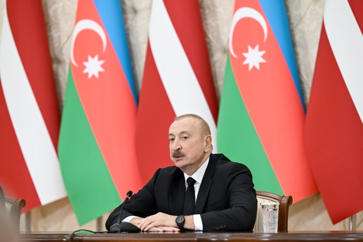 Президент: Взаимные визиты представителей Азербайджана и Армении способствуют нормализации обстановки
