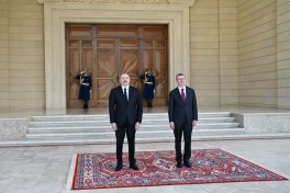 Состоялась церемония официальной встречи Президента Латвии-ФОТО 