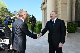 Состоялась церемония официальной встречи Президента Латвии-ФОТО 