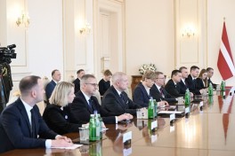 Состоялась встреча президентов Азербайджана и Латвии в расширенном составе-ОБНОВЛЕНО 