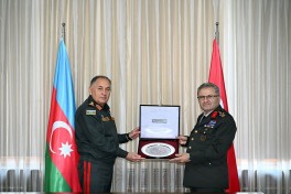 Командующий Сухопутными войсками Турции прибыл в Азербайджан