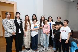 Лейла Алиева и Арзу Алиева посетили в Шеки детский дом учреждения социальных услуг