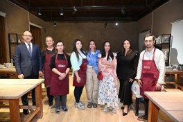 Лейла Алиева и Арзу Алиева ознакомились с Центром керамики и прикладного искусства ABAD в Шеки