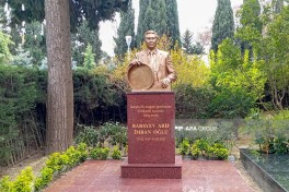 На могиле народного артиста Арифа Бабаева установлен надгробный памятник-ФОТО 