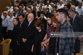 Состоялась церемония прощания с Нариманом Гасанзаде, Президент и Первый вице-президент прислали венок на церемонию -ФОТО-ОБНОВЛЕНО 