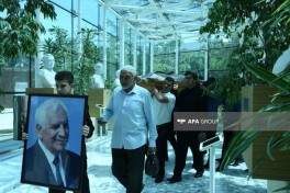 Народный поэт Нариман Гасанзаде похоронен на I Аллее почётного захоронения -ФОТО 